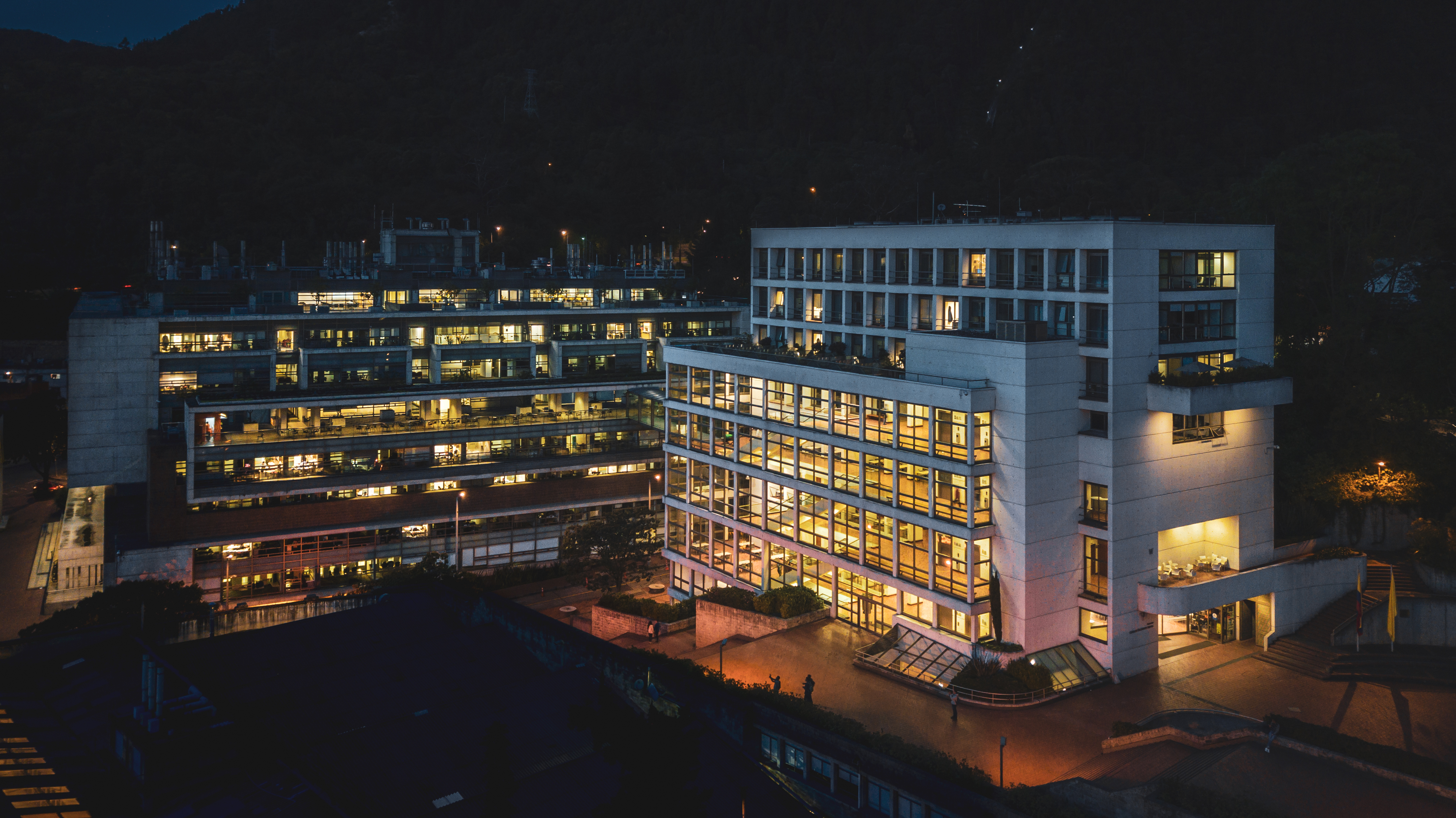 Campus Aéreo Nocturno